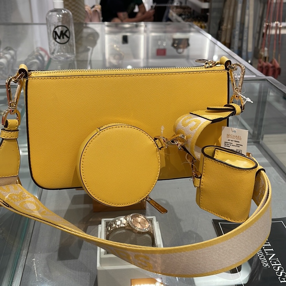 MICHAEL KORS JET SET TRAVEL SMALL SHOULDER CROSSBODY BAG WITH TECH ATTCH AIRPOD - Picture 14 of 16